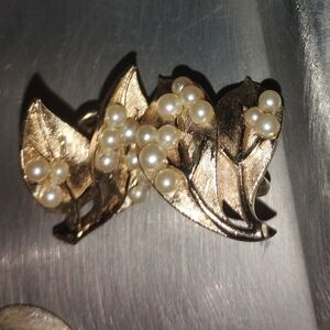 Elegant Gold Leaf Pearl Brooch